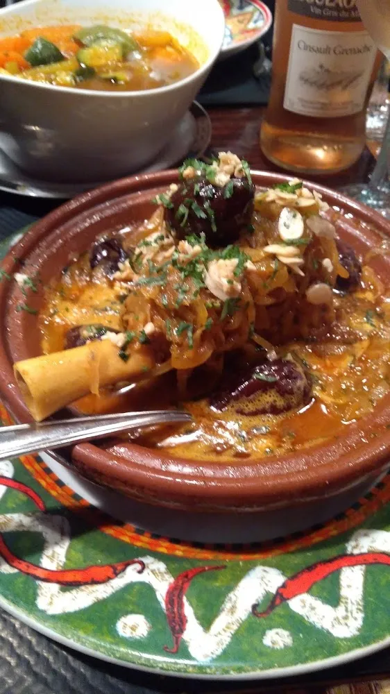 Tajine d'agneau Aux Pruneaux
